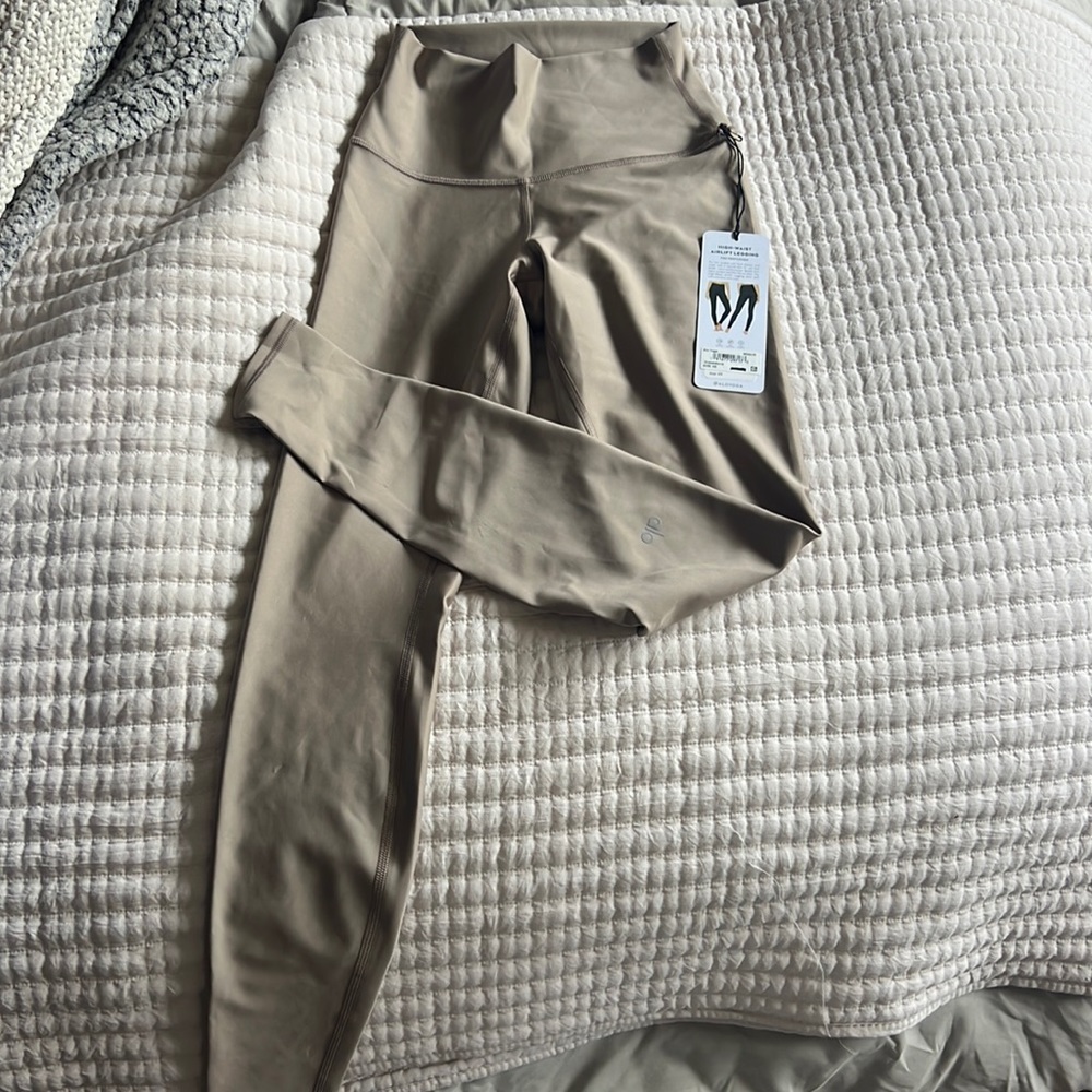 New Alo High Waist Airlift Leggings